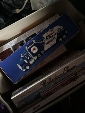 Mobil Collector Truck Toy Box - Blue